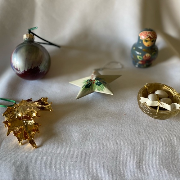 Christmas Lot including Nesting Dolls, Hallmark, & Hand Painted - Picture 3 of 16